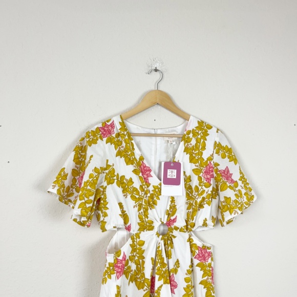 Beyond By Vera Giselle Floral Cutout Maxi Dress Size Medium - Picture 3 of 7